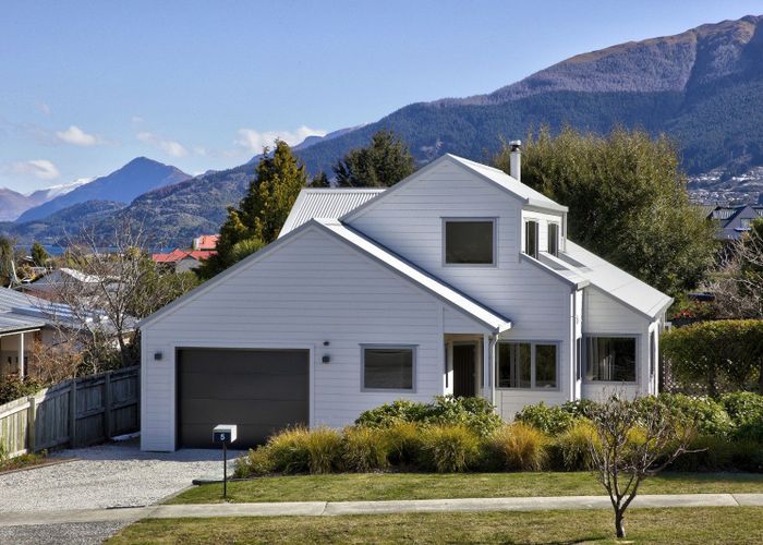  at 5 Cedar Drive, Kelvin Heights, Queenstown