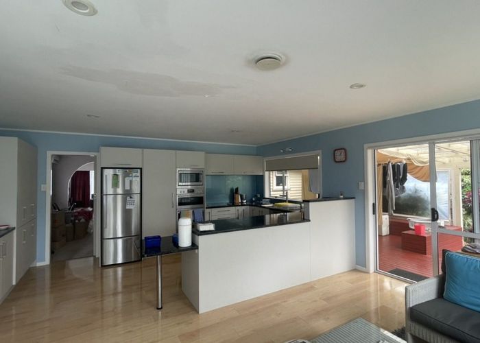  at 88 Target road, Totara Vale, North Shore City, Auckland