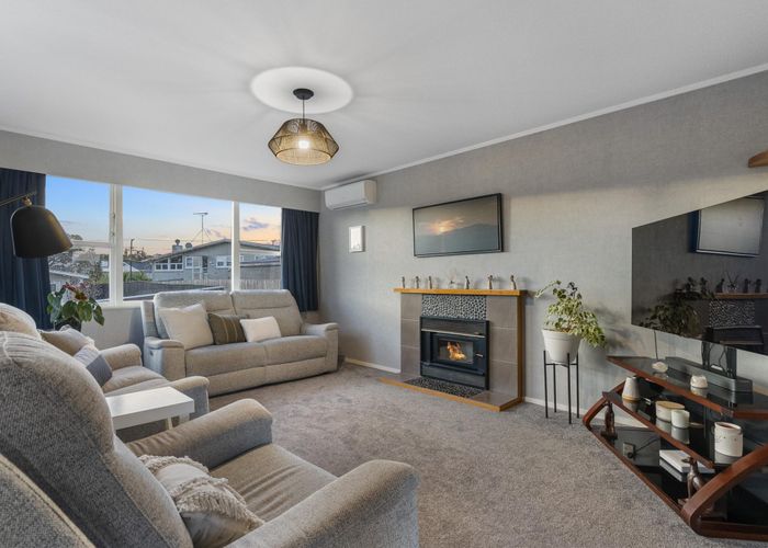  at 102 Barrack Road, Mount Wellington, Auckland