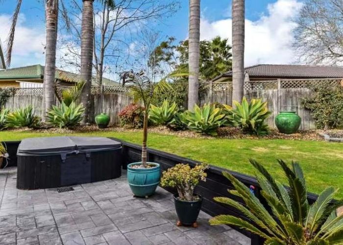  at 98 Landing Drive, Albany, North Shore City, Auckland