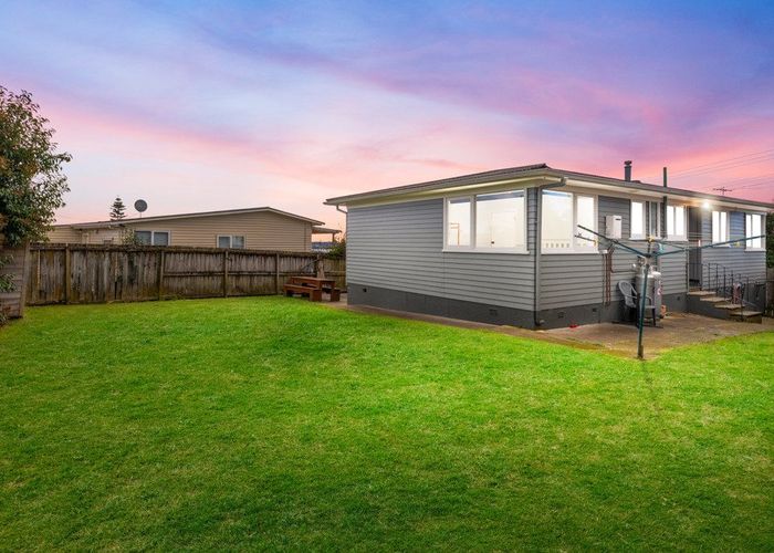  at 97 Sunnyside Road, Sunnyvale, Auckland
