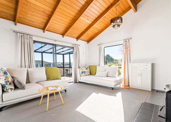  at 37 Lyttelton Avenue, Forrest Hill, Auckland
