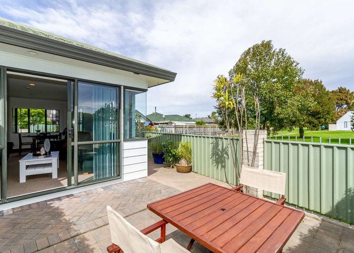  at 8/2A Spriggs Crescent, Greenmeadows, Napier