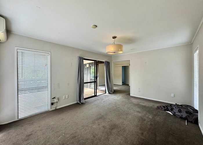  at 21 Oreil Avenue, West Harbour, Waitakere City, Auckland