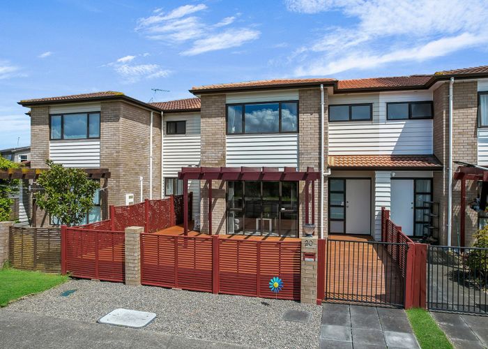  at 20 Flintridge Drive, Flat Bush, Auckland