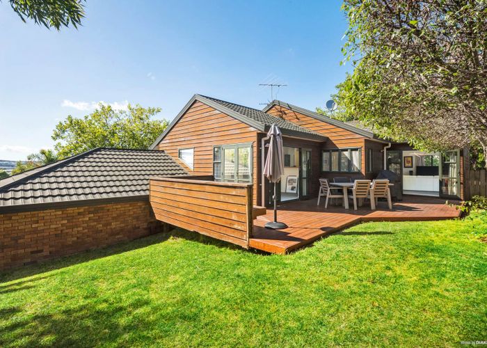  at 2 Sophora Way, Albany, Auckland