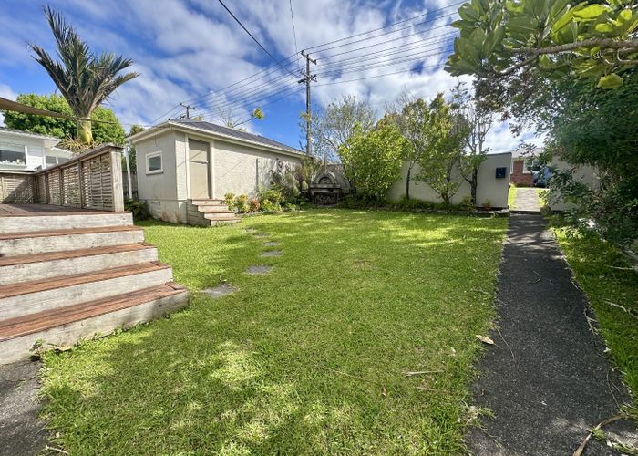  at 26 Dallinghoe Crescent, Milford, North Shore City, Auckland