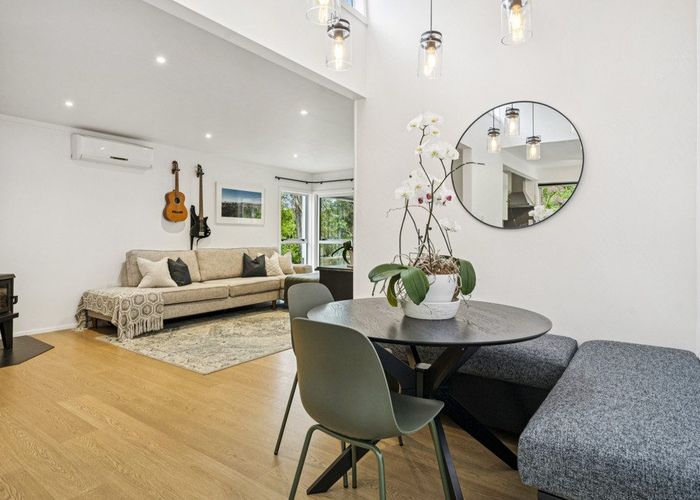  at 6 Selwyn Avenue, Glen Eden, Waitakere City, Auckland