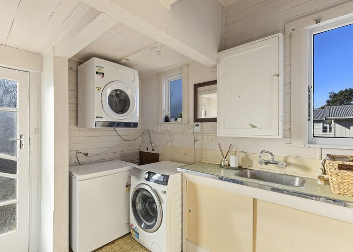  at 389 Carrington Street, Upper Vogeltown, New Plymouth
