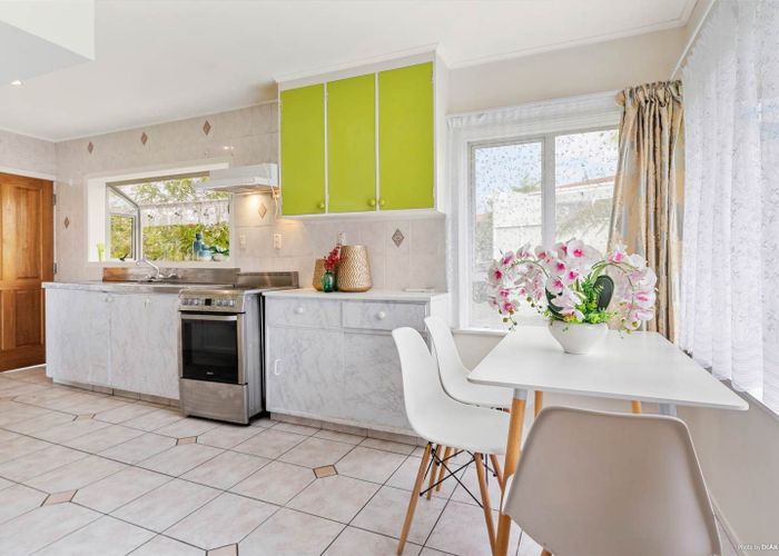  at 127 Reeves Road, Pakuranga Heights, Manukau City, Auckland