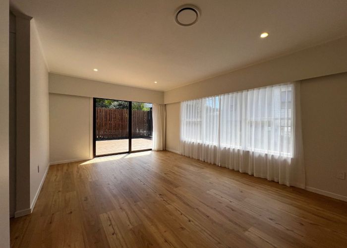  at 2/17 Orton Street, Glenfield, North Shore City, Auckland