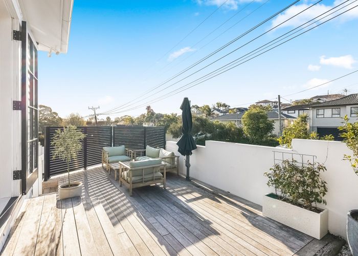  at 1/150 East Coast Road, Forrest Hill, North Shore City, Auckland
