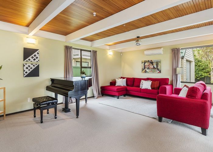  at 6 Virginia Grove, Brooklyn, Wellington