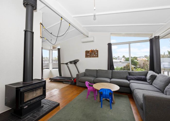  at 38 Vina Place, Massey, Waitakere City, Auckland