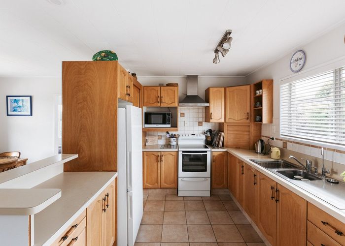  at 17 Glenfield Place, Brookfield, Tauranga