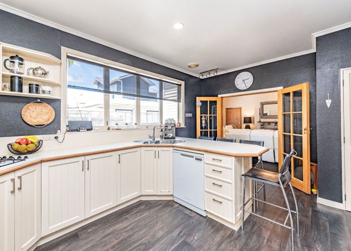  at 8 Saint Leonard Street, Saint Johns Hill, Whanganui
