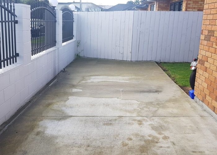  at 8 Sam Place, Mangere, Auckland