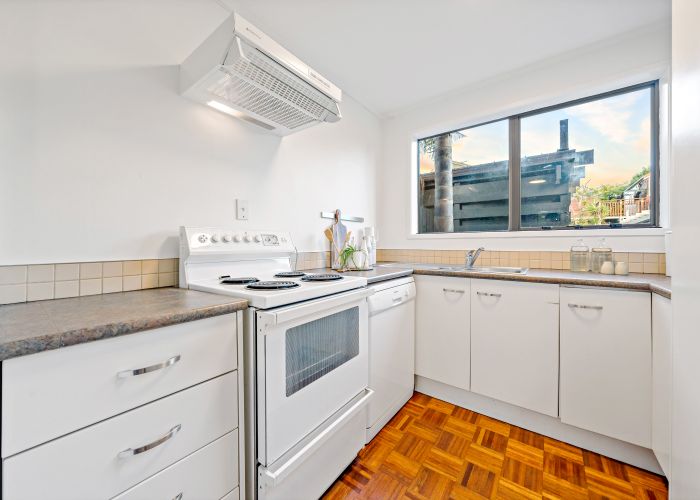  at 43 Pohutukawa Place, Ellerslie, Auckland