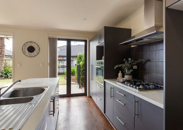  at 43 Parkside Drive, Huntington, Hamilton 
