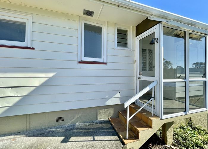  at 20 Madison Place, Forrest Hill, North Shore City, Auckland