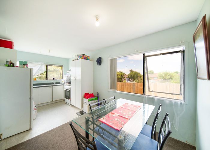  at 2/35 Trimdon Street, Randwick Park, Auckland