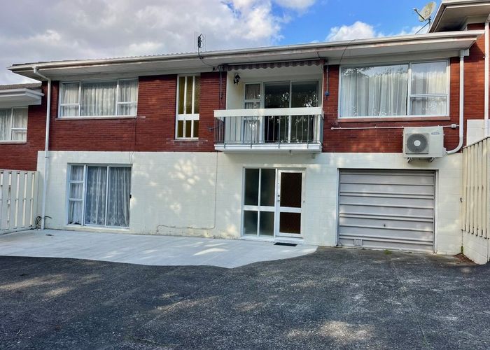  at 2/105 Landscape road, Mount Eden, Auckland City, Auckland