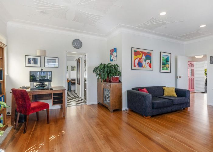  at 15 Ashleigh Crescent, Miramar, Wellington