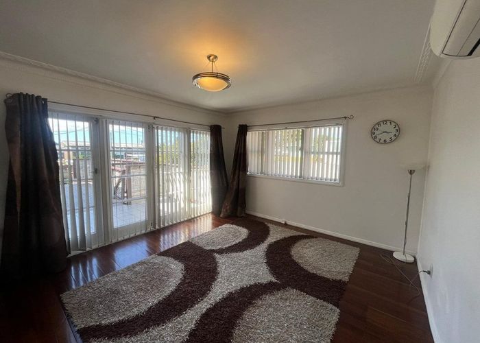  at 20 Harrington Road, Henderson, Waitakere City, Auckland