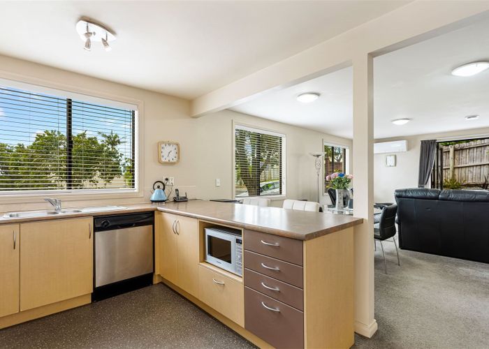  at 4 View Ridge Drive, Ranui, Auckland