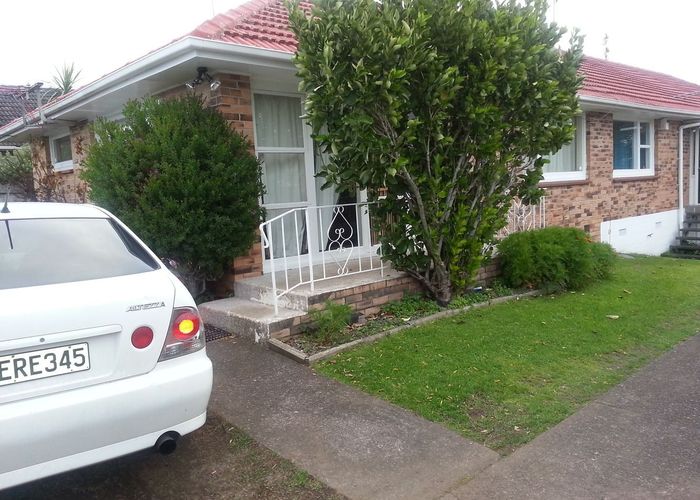  at 1/24 Harris Road, Mount Wellington, Auckland