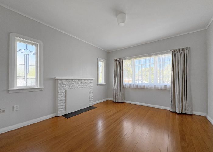  at 81 Naylor Street *LAWNS INCLUDED*, Hamilton East, Hamilton, Waikato