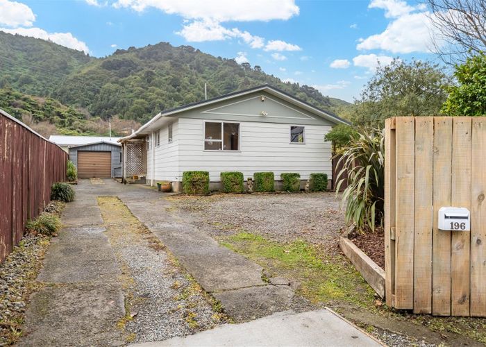  at 196 California Drive, Totara Park, Upper Hutt