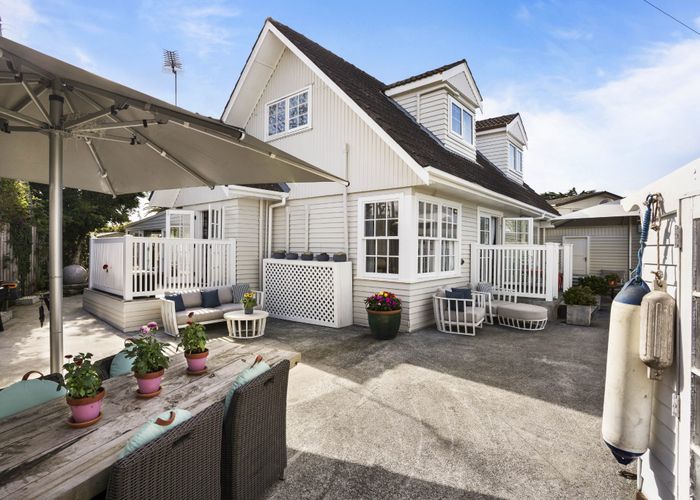  at 95 Edgewater Drive, Pakuranga, Auckland