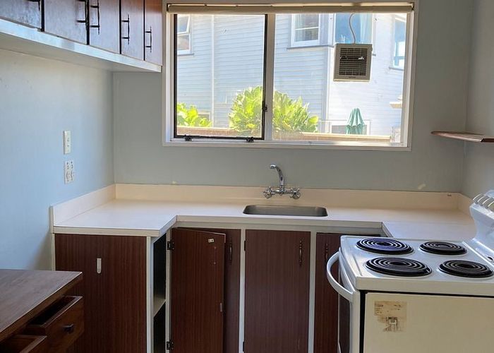  at 2/100 Lyall Parade, Lyall Bay, Wellington, Wellington