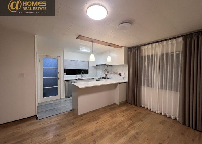  at 15 Meadowood Drive, Unsworth Heights, North Shore City, Auckland
