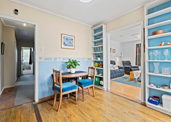  at 214 East Coast Road, Forrest Hill, North Shore City, Auckland
