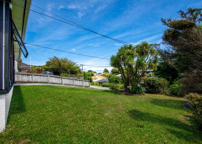  at 15 Jackson Terrace, Ranui Heights, Porirua, Wellington