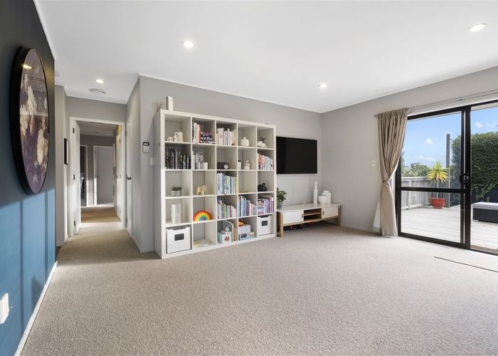  at 2/28 Rodney Street, Howick, Manukau City, Auckland