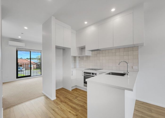  at 3/28 Westgate Drive, Westgate, Waitakere City, Auckland