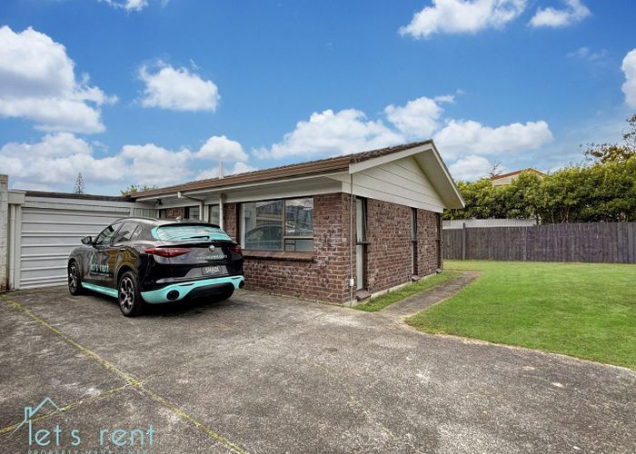  at 2/21 Booker Place, Weymouth, Auckland