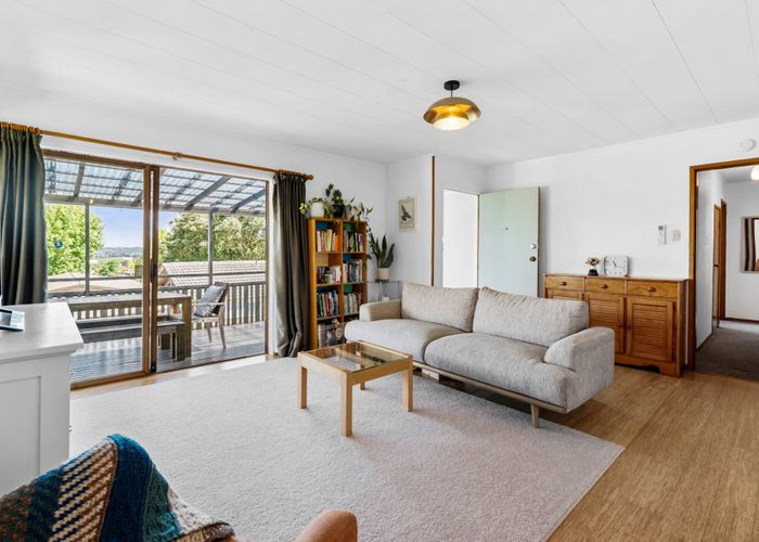  at 2/24 Longreach Drive, Sunnyvale, Waitakere City, Auckland