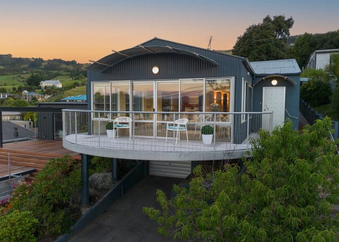  at 40 Marine Parade, Macandrew Bay, Dunedin