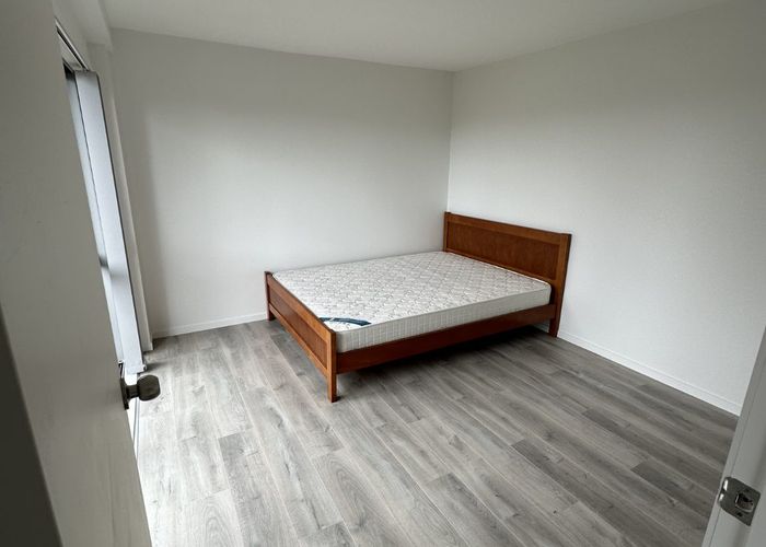  at 322 Glenfield Road, Glenfield, North Shore City, Auckland