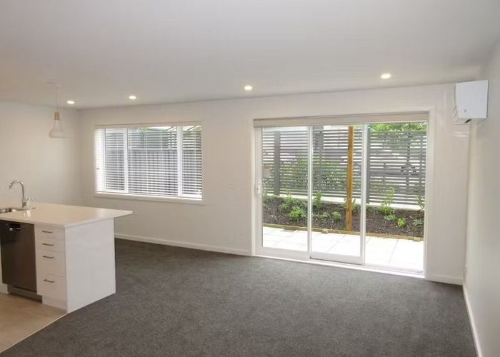  at 2 Parekareka Lane, Kenepuru, Porirua, Wellington