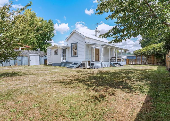  at 76 Albert Street, Hamilton East, Hamilton
