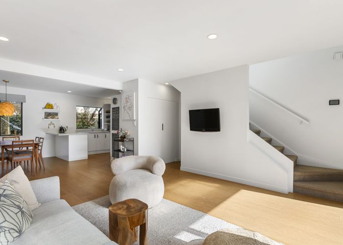  at 8 Raymond Street, Point Chevalier, Auckland