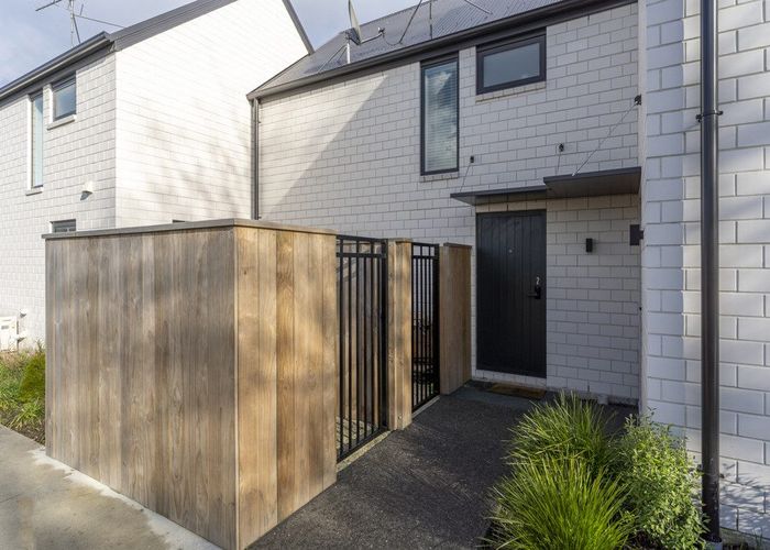  at 2/17 Hornbrook Street, Waltham, Christchurch