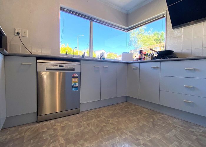  at 6 Notre Dame Way, Albany, Auckland