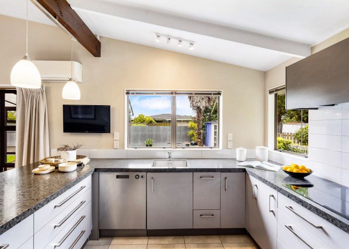  at 1216 Ada Street, Parkvale, Hastings