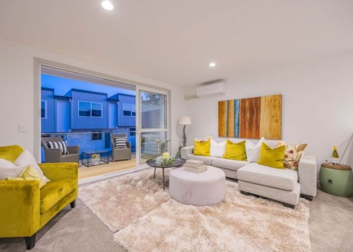 at 8/70A Barrack Road, Mount Wellington, Auckland City, Auckland